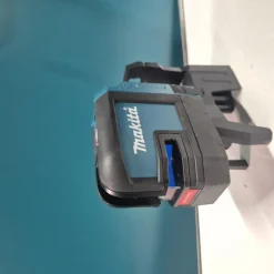 Makita SK106DZ Kryss- och punktlaser 12V (demomaskin) + laddpaket-på-köpet